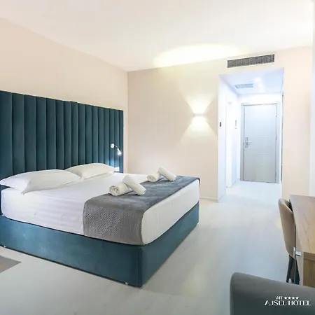 Hotel Ajsel 4*